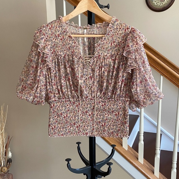 Free People Beatrice Lace Up Smocked Waist Floral Top Size Large - Picture 5 of 17
